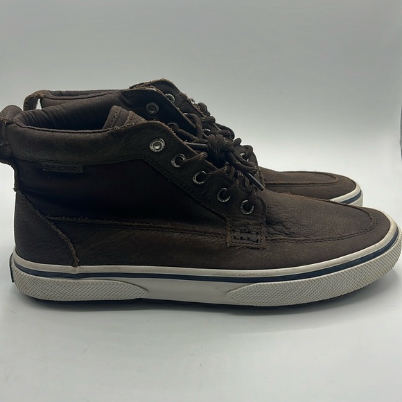 Canvas and leather, Sperry, ankle height shoes